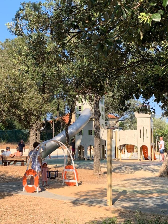 Apartamento 3 Pers Climatise Renove, Au Calme, Idealement Situe Proche St Raphael-st Tropez, Et Commerces A Pieds *