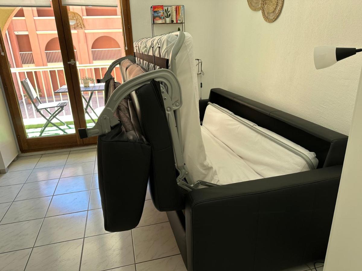 Tranquil Studio: Coastal Comfort Near St. Raphael & St. Tropez Frejus