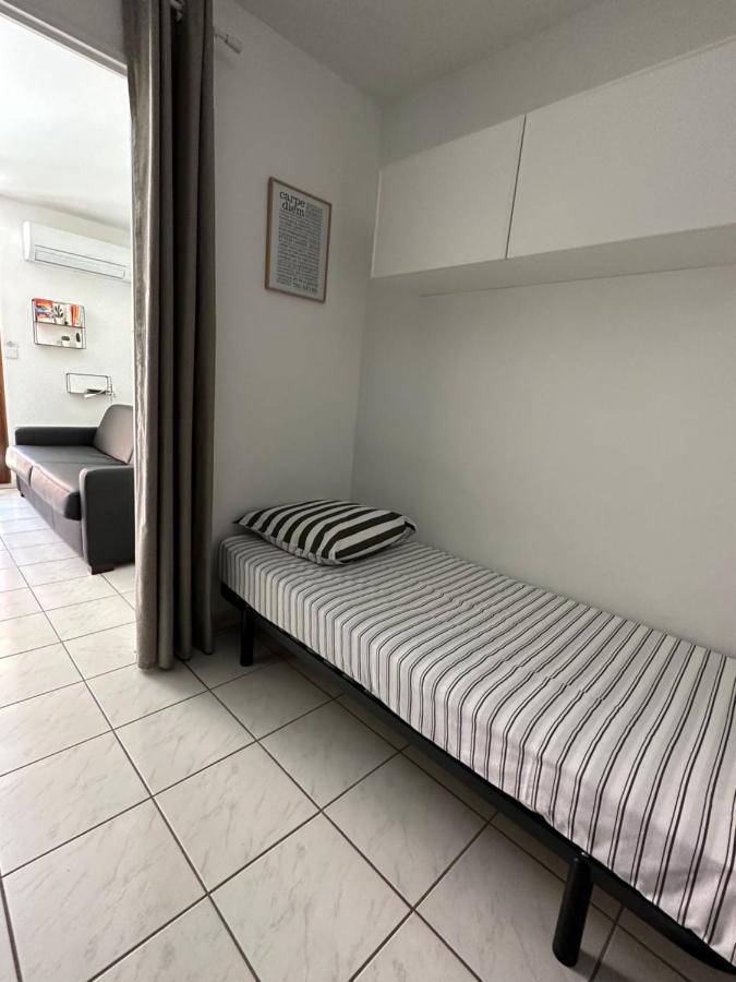 Tranquil Studio: Coastal Comfort Near St. Raphael & St. Tropez Apartment *