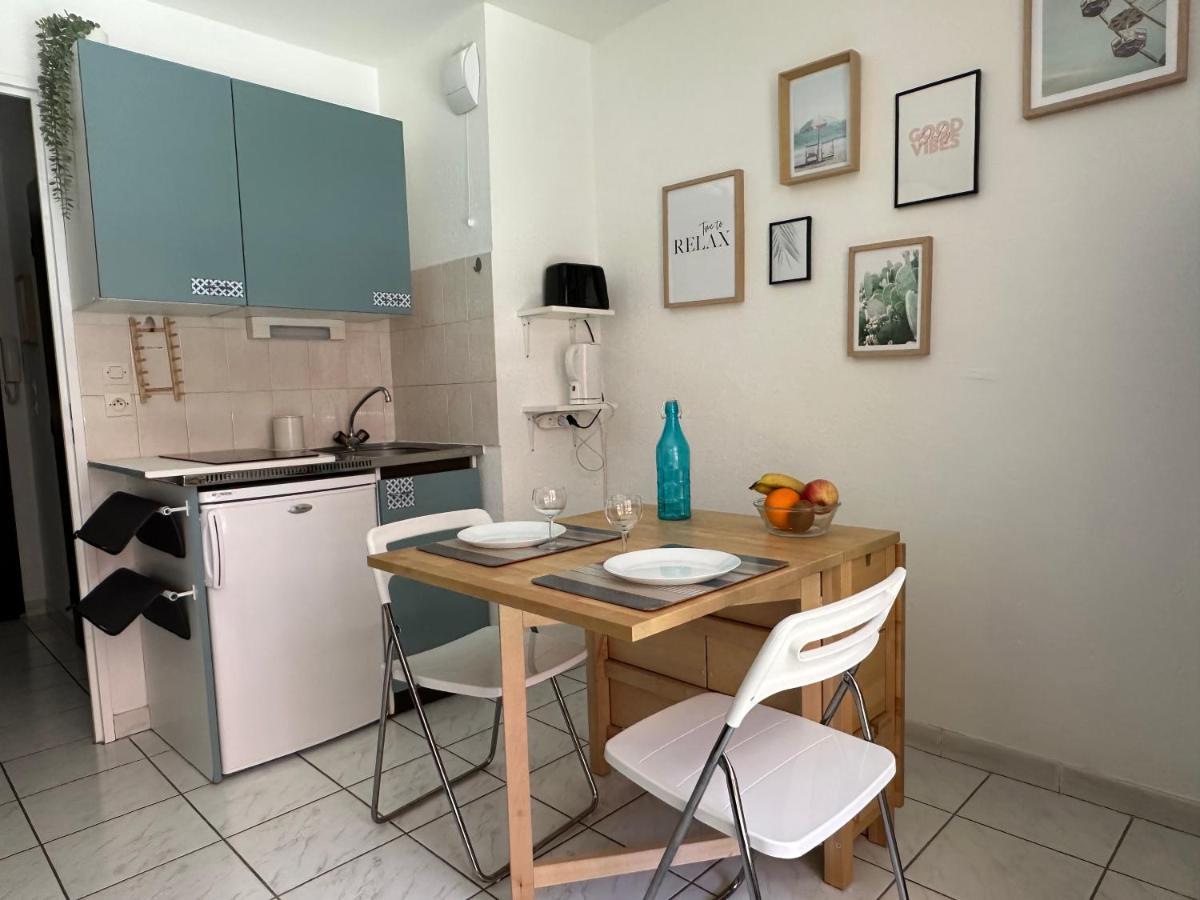 Apartment Tranquil Studio: Coastal Comfort Near St. Raphael & St. Tropez *