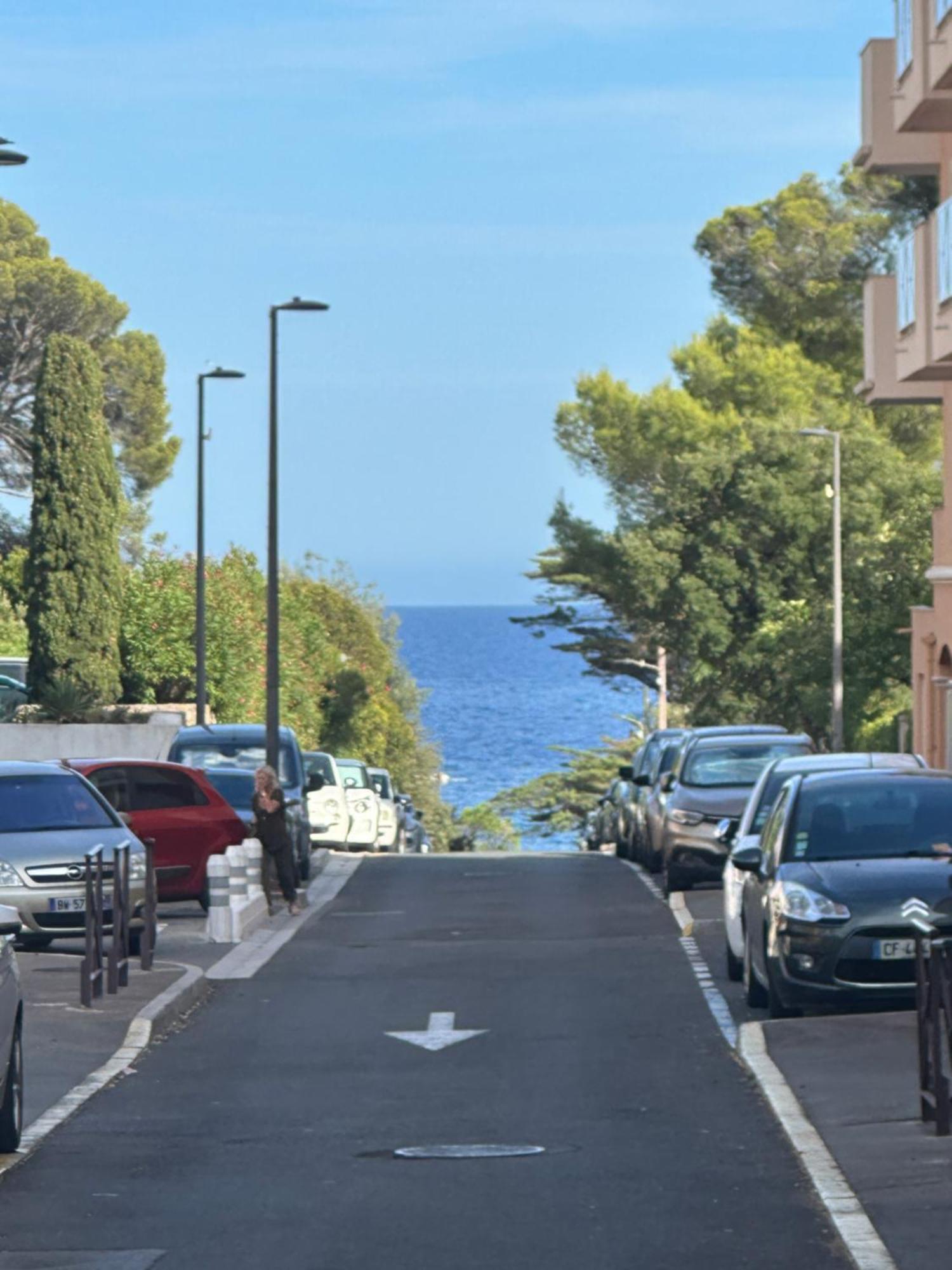 Apartment Tranquil Studio: Coastal Comfort Near St. Raphael & St. Tropez Frejus